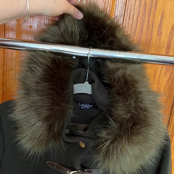 Coffee Shop New York, Green Winter Coat - Picture 8 of 11